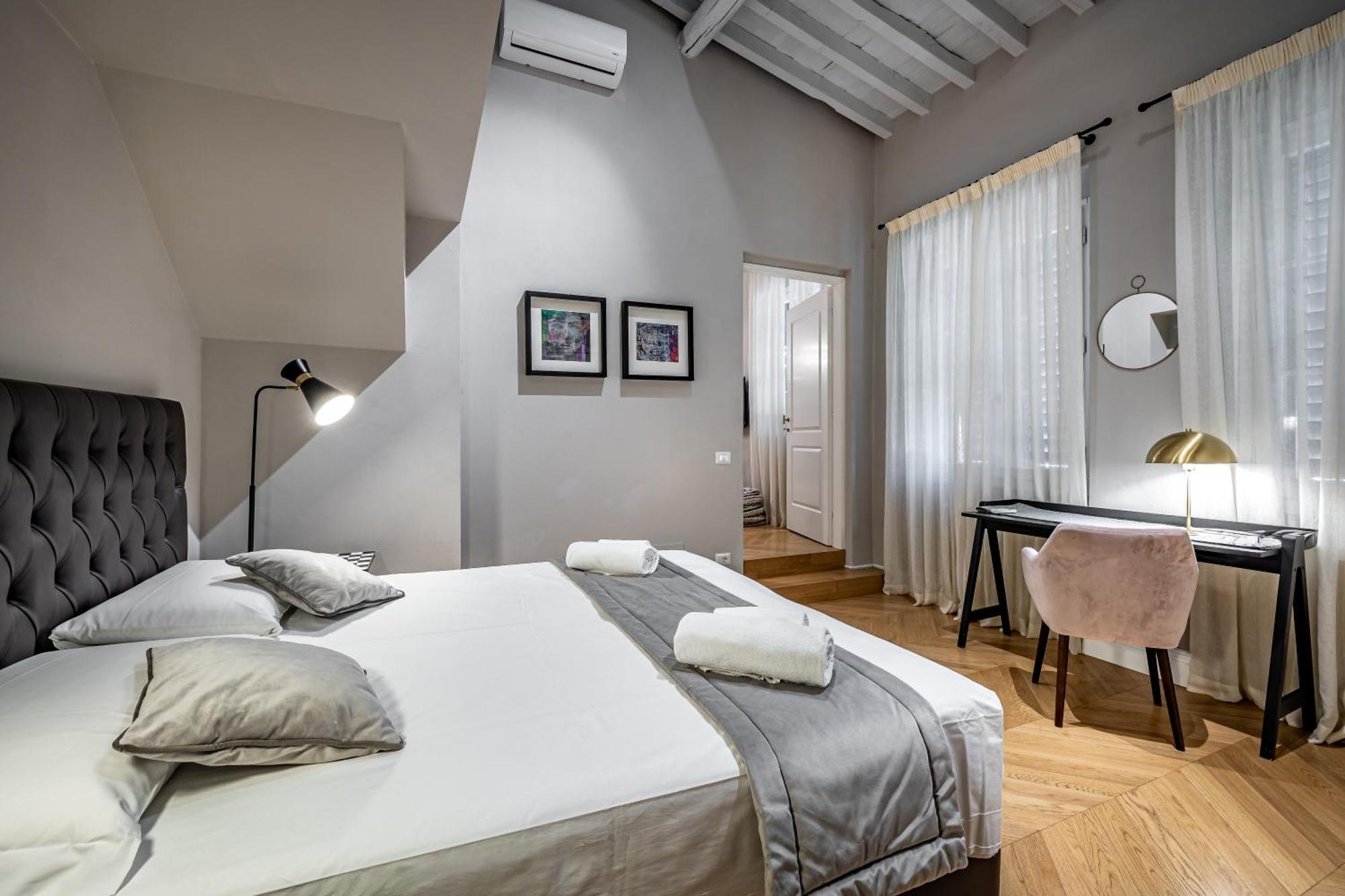Hs4U Ricasoli Luxury Apartment Near Duomo N.1 Florence Exterior photo